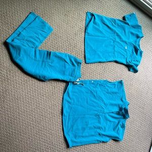 Teal FIGS: S skinny pant, S rafaela oversized top, XS Catarina one pocket top